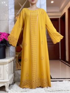 Abaya Amarilla con Bordado
