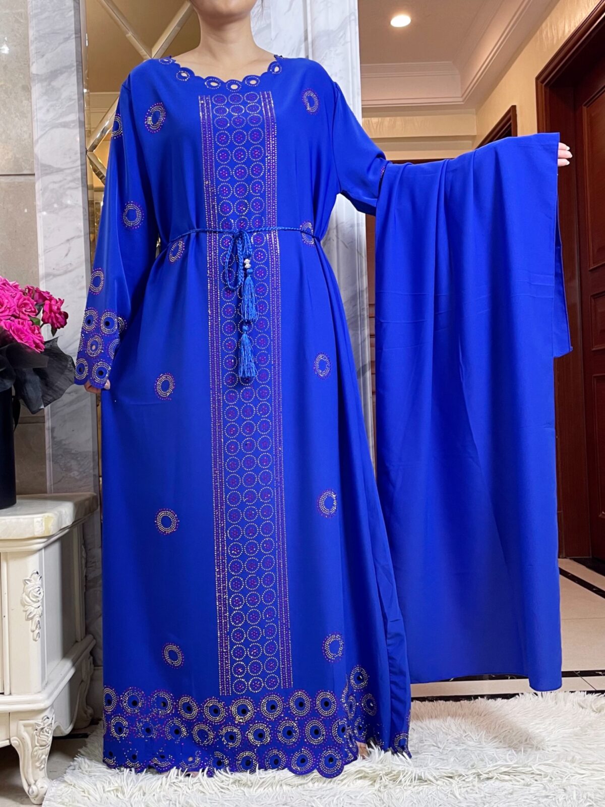Abaya Azul con Bordado