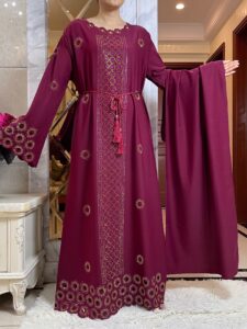 Abaya Granate con Bordado
