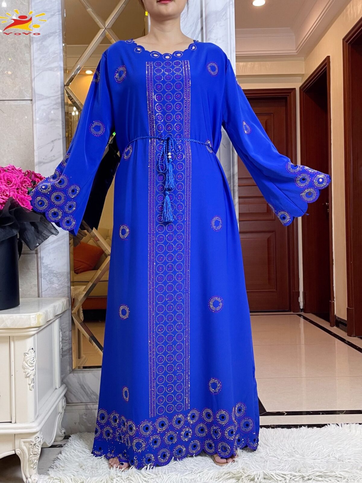 Abaya Azul con Bordado