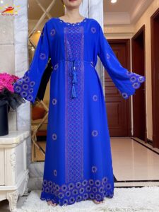 Abaya Azul con Bordado