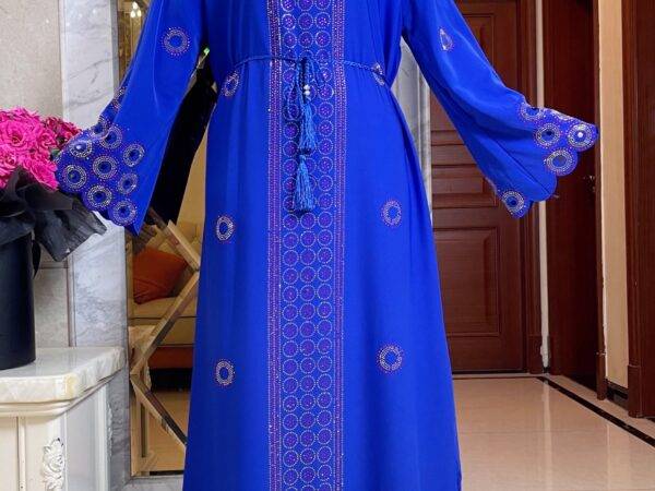 Abaya Azul con Bordado
