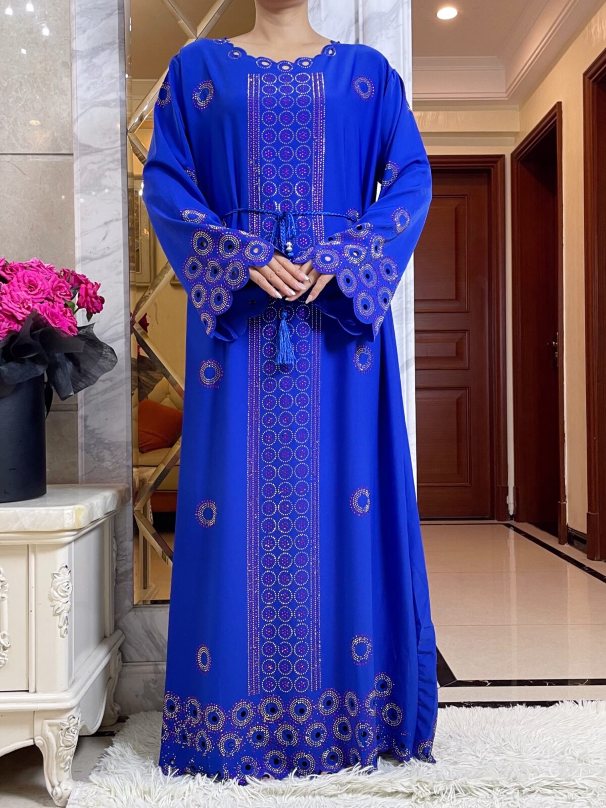 Abaya Azul con Bordado